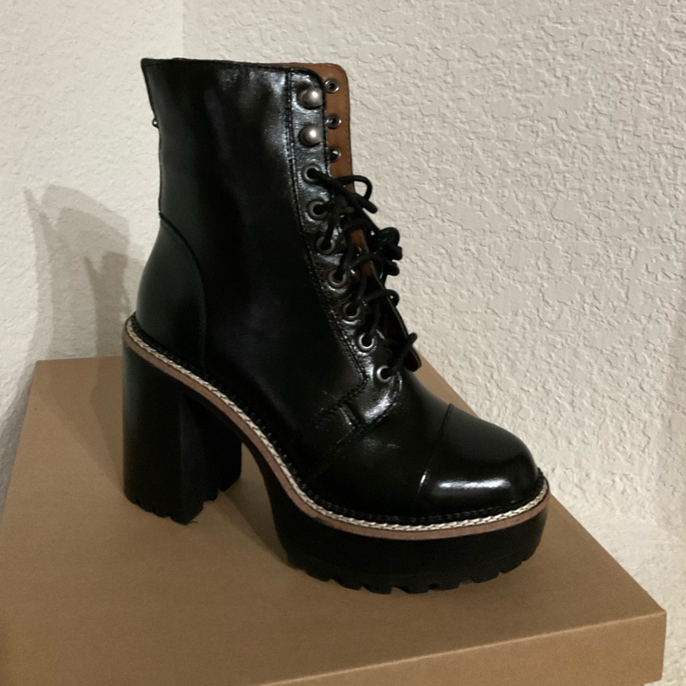 Steve Madden Core Black Leather Booties 6